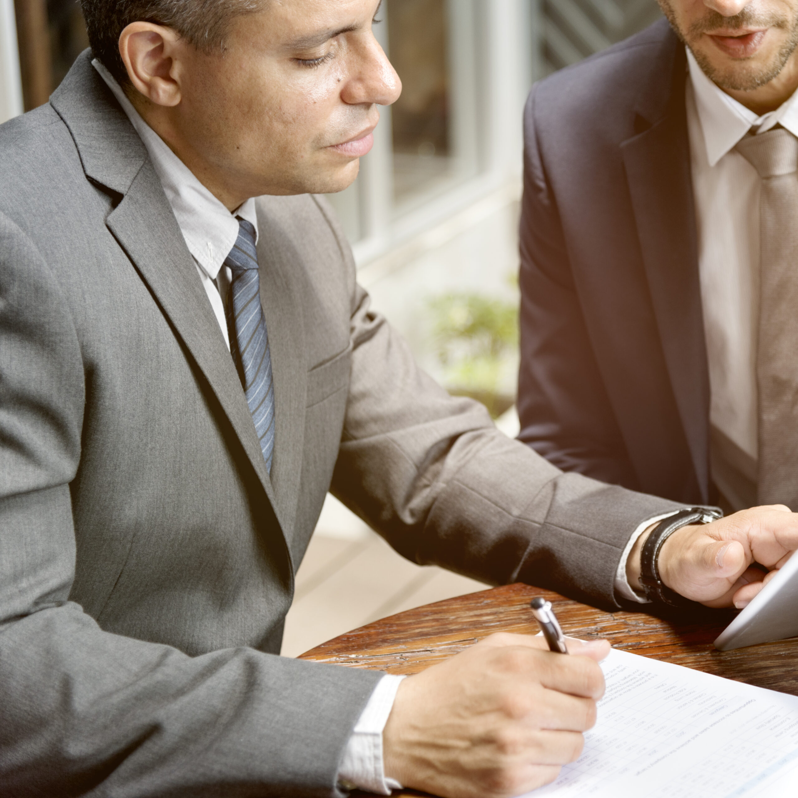 إعداد ملف إداري أو قانوني